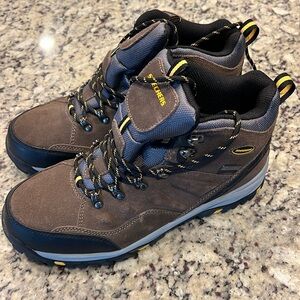 Skechers relaxed fit memory foam waterproof boots men’s 11 brown/black/yellow